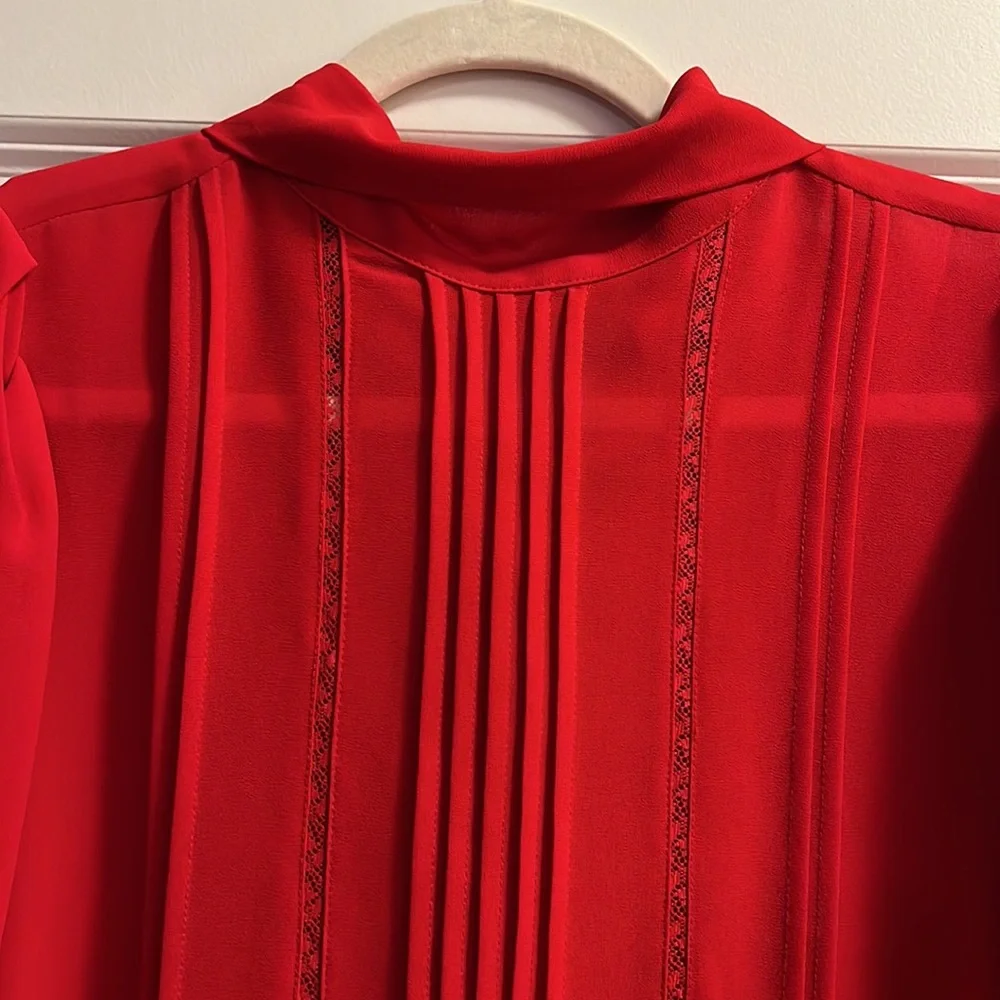 Blouse - Picture 2 of 3